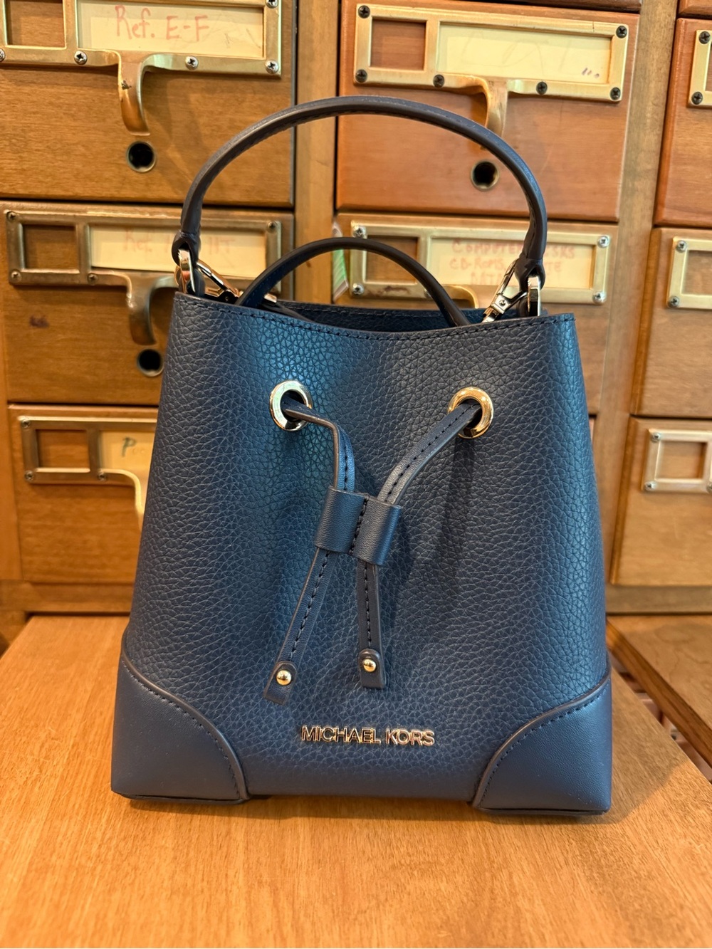 Michael Kors Navy Blue Mini Bucket Bag NWOT Clutch/Crossbody Pebbled Leather - Picture 13 of 15